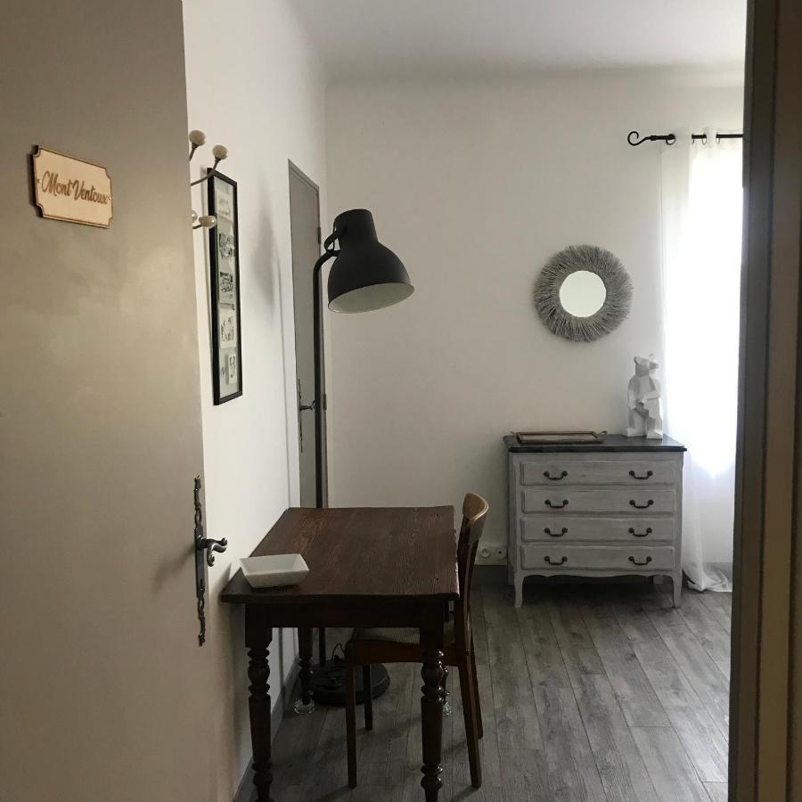 Chambres D'Hotes Et Gites Le Mas Mellou Оранж Екстер'єр фото